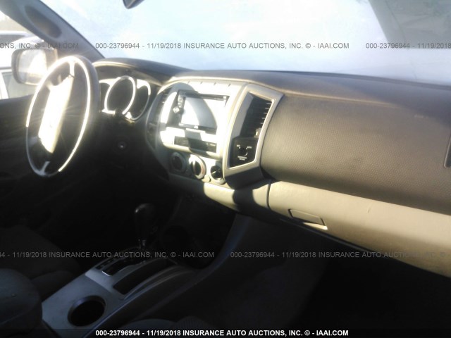 5TEUU4EN7AZ746237 - 2010 TOYOTA TACOMA ACCESS CAB თეთრი ფოტო 5