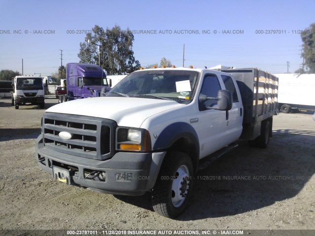 1FDAW57Y86EC85713 - 2006 FORD F550 SUPER DUTY WHITE photo 2