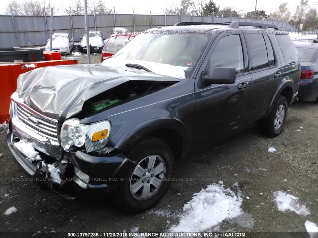 1FMEU7DE0AUB02798 - 2010 FORD EXPLORER XLT GRAY photo 2