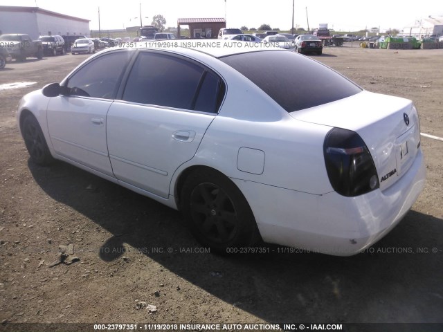 1N4AL11D12C151908 - 2002 NISSAN ALTIMA S/SL WHITE photo 3