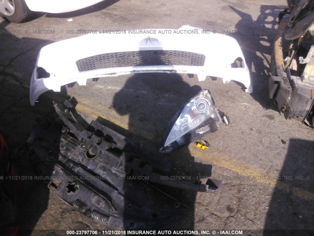 JTHBK262495091862 - 2009 LEXUS IS 250 WHITE photo 6