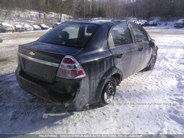 KL1TD56E89B692423 - 2009 CHEVROLET AVEO LS/LT BLACK photo 4