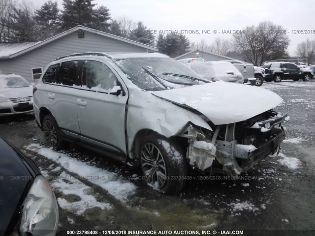 JA4AD3A37GZ010818 - 2016 MITSUBISHI OUTLANDER SE/SEL WHITE photo 1