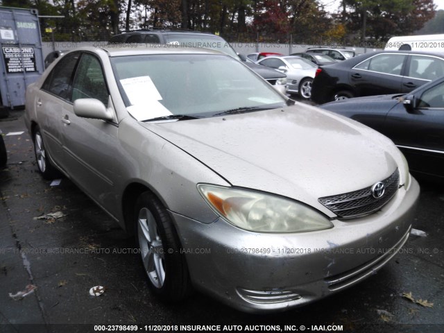 4T1BE32K94U818945 - 2004 TOYOTA CAMRY LE/XLE/SE GOLD photo 1