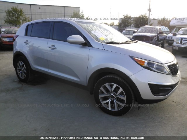 KNDPB3AC3G7795582 - 2016 KIA SPORTAGE LX SILVER photo 1