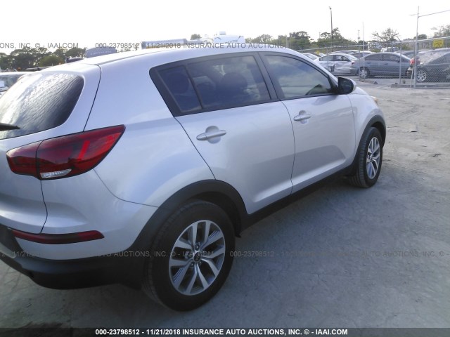 KNDPB3AC3G7795582 - 2016 KIA SPORTAGE LX SILVER photo 4