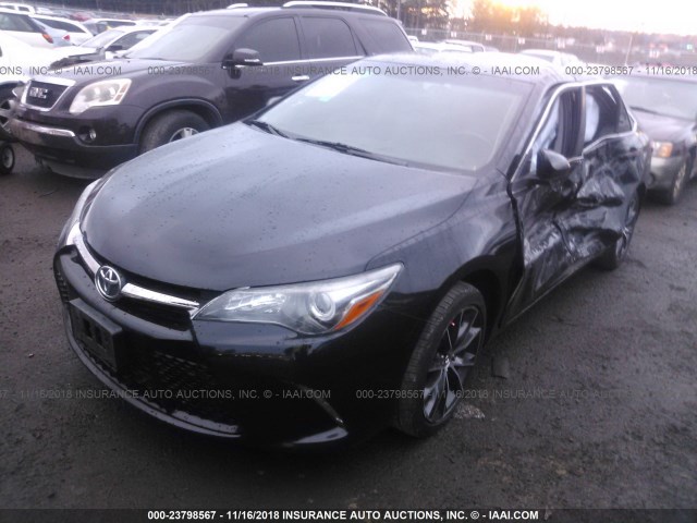 4T1BF1FK5FU491359 - 2015 TOYOTA CAMRY LE/XLE/SE/XSE BLACK photo 2