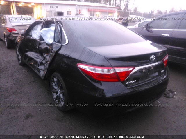4T1BF1FK5FU491359 - 2015 TOYOTA CAMRY LE/XLE/SE/XSE BLACK photo 3