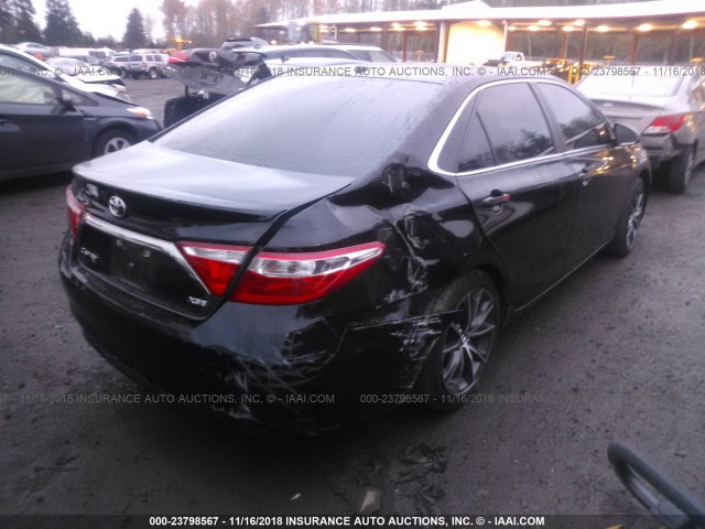 4T1BF1FK5FU491359 - 2015 TOYOTA CAMRY LE/XLE/SE/XSE BLACK photo 4