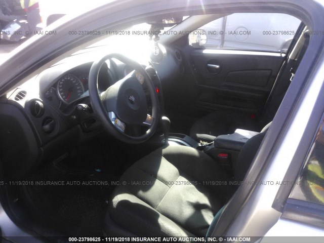 2G2WP552061218843 - 2006 PONTIAC GRAND PRIX SILVER photo 5