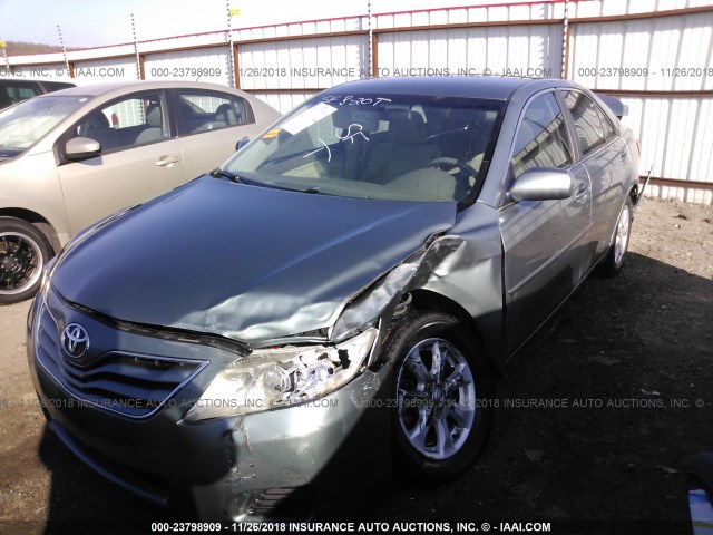 4T1BF3EK0BU669976 - 2011 TOYOTA CAMRY SE/LE/XLE GREEN photo 2