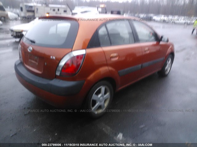 KNADE163566158766 - 2006 KIA RIO 5 ORANGE photo 4