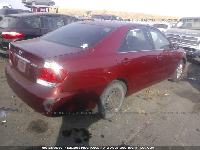 4T1BE30K85U016195 - 2005 TOYOTA CAMRY LE/XLE/SE RED photo 4