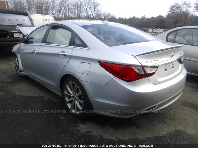 5NPEC4AC6DH560840 - 2013 HYUNDAI SONATA SE/LIMITED SILVER photo 3