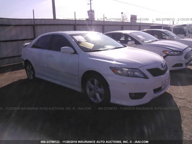 4T1BK3EK8BU622061 - 2011 TOYOTA CAMRY SE/LE/XLE 白色 照片 1