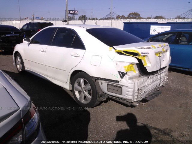 4T1BK3EK8BU622061 - 2011 TOYOTA CAMRY SE/LE/XLE 白色 照片 3