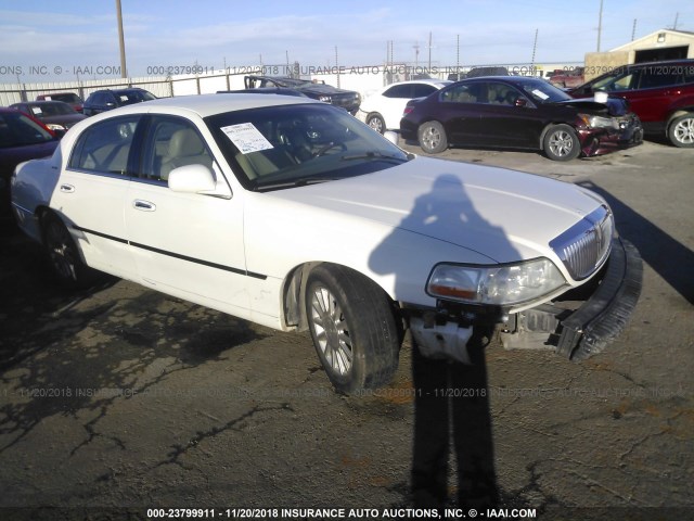 1LNHM81W63Y638005 - 2003 LINCOLN TOWN CAR EXECUTIVE WHITE photo 1