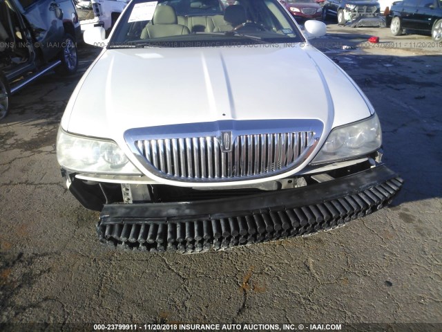 1LNHM81W63Y638005 - 2003 LINCOLN TOWN CAR EXECUTIVE WHITE photo 6