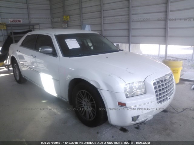 2C3CA5CV9AH327383 - 2010 CHRYSLER 300 TOURING WHITE photo 1