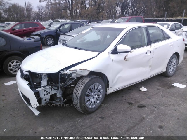 4T4BF1FK9CR201366 - 2012 TOYOTA CAMRY SE/LE/XLE WHITE photo 2