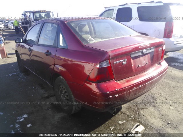 1FAFP34N35W285168 - 2005 FORD FOCUS ZX4 RED photo 3