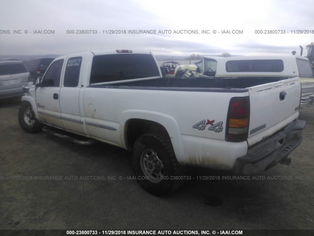 1GTHK29142E293265 - 2002 GMC SIERRA K2500 HEAVY DUTY WHITE photo 3