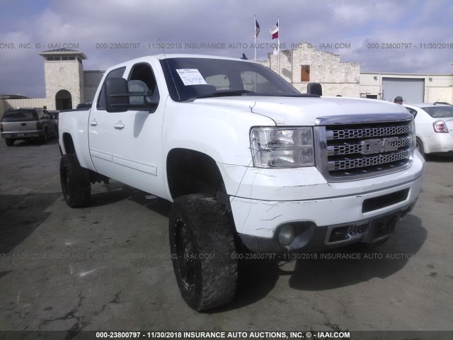 1GT121E89CF185976 - 2012 GMC SIERRA K2500 SLT WHITE photo 1