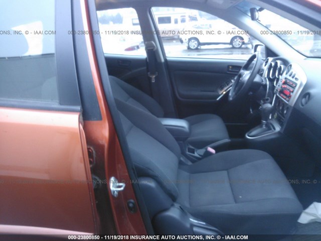 5Y2SL64874Z415269 - 2004 PONTIAC VIBE ORANGE photo 5