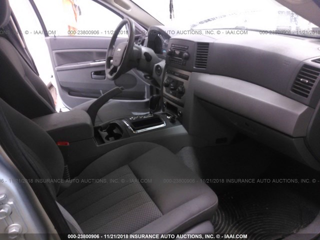 1J4GS48K06C110084 - 2006 JEEP GRAND CHEROKEE LAREDO/COLUMBIA/FREEDOM 银色 照片 5