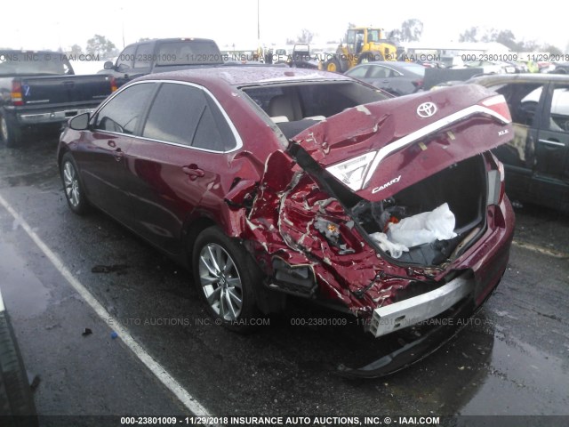 4T1BF1FK9FU915416 - 2015 TOYOTA CAMRY LE/XLE/SE/XSE RED photo 3
