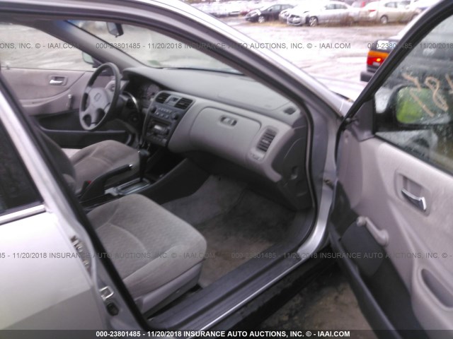 1HGCF86622A177556 - 2002 HONDA ACCORD VALUE SILVER photo 5