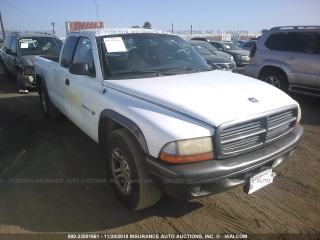 1B7GL12X82S719235 - 2002 DODGE DAKOTA SXT WHITE photo 1