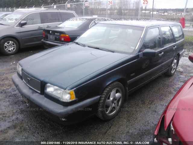 YV1LW5716R2056866 - 1994 VOLVO 850 GREEN photo 2