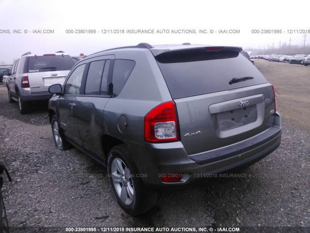 1J4NF1FB9BD244643 - 2011 JEEP COMPASS SPORT SILVER photo 3