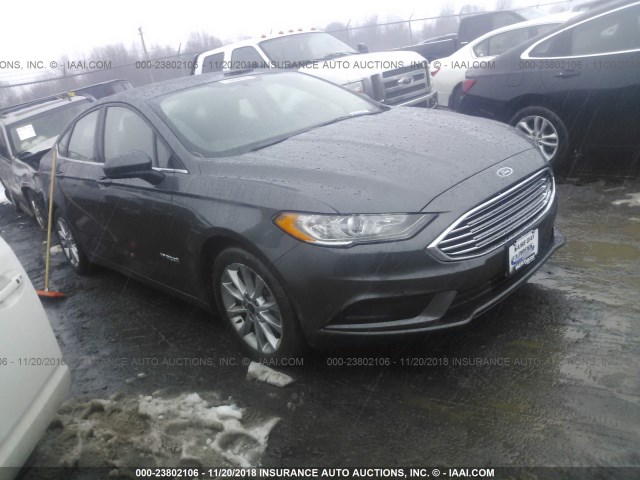 3FA6P0LU7HR315660 - 2017 FORD FUSION SE HYBRID GRAY photo 1