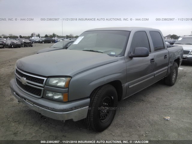 2GCEC13V661192855 - 2006 CHEVROLET SILVERADO C1500 TAN photo 2