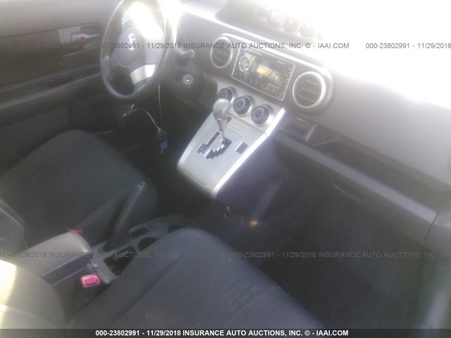 JTLKE50E981022477 - 2008 TOYOTA SCION XB Ақ фото 5