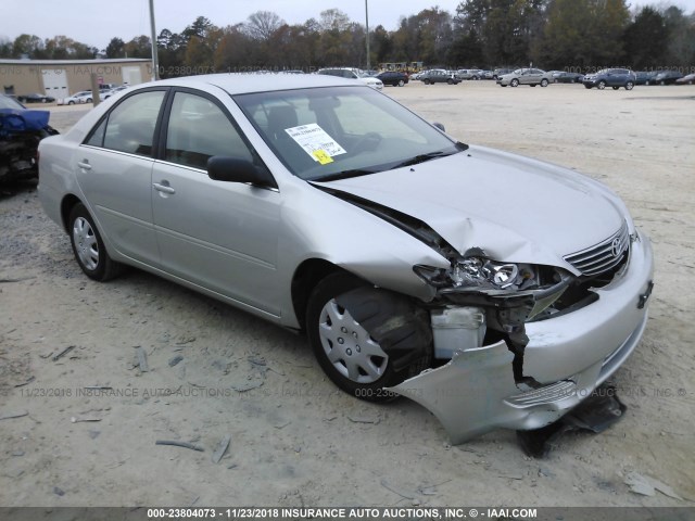 4T1BE32K55U990133 - 2005 TOYOTA CAMRY LE/XLE/SE SILVER photo 1