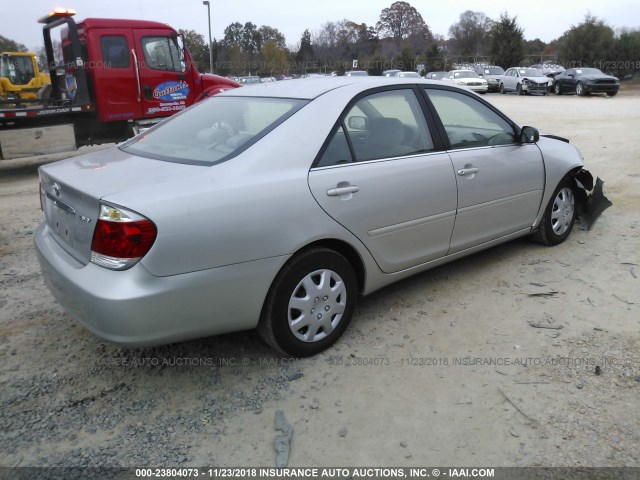 4T1BE32K55U990133 - 2005 TOYOTA CAMRY LE/XLE/SE SILVER photo 4