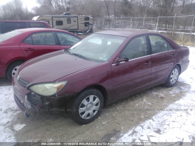 4T1BE32K12U003670 - 2002 TOYOTA CAMRY LE/XLE/SE RED photo 2
