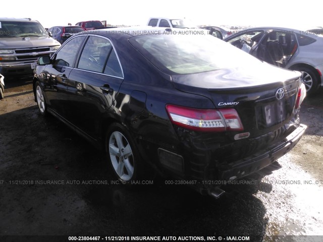 4T1BF3EK2BU157037 - 2011 TOYOTA CAMRY SE/LE/XLE BLACK photo 3