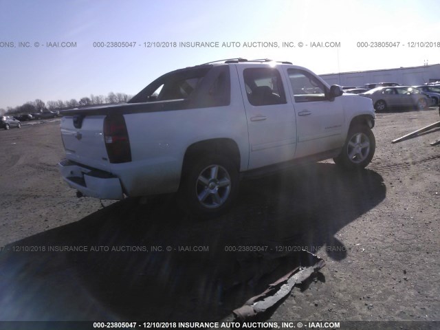 3GNTKEE39BG280661 - 2011 CHEVROLET AVALANCHE LS WHITE photo 4