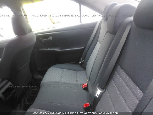 4T1BF1FK9HU413962 - 2017 TOYOTA CAMRY LE/XLE/SE/XSE ვერცხლისფერი ფოტო 8