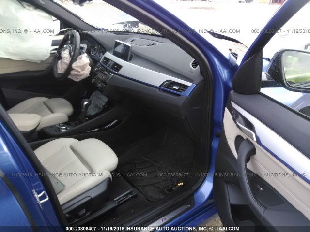 WBXHU7C30J5H44780 - 2018 BMW X1 SDRIVE28I BLUE photo 5