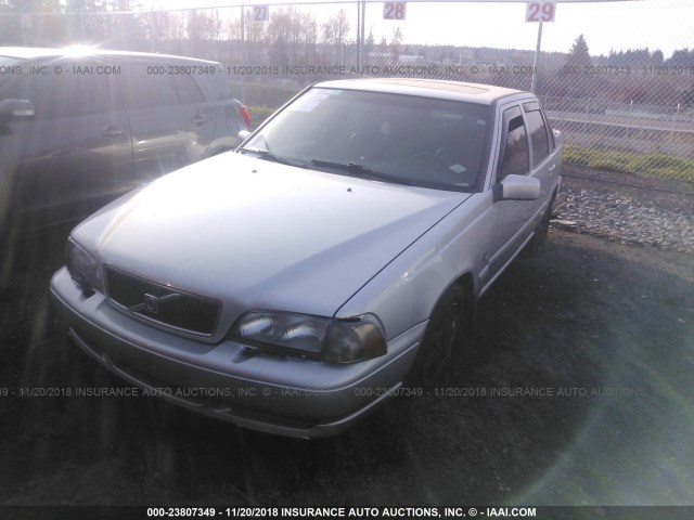 YV1LS55A6X2608832 - 1999 VOLVO S70 SILVER photo 2