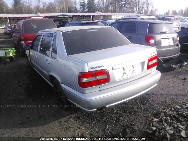 YV1LS55A6X2608832 - 1999 VOLVO S70 SILVER photo 3