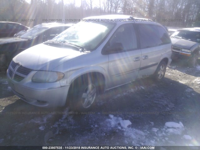 1D4GP45R06B571223 - 2006 DODGE CARAVAN SXT SILVER photo 2