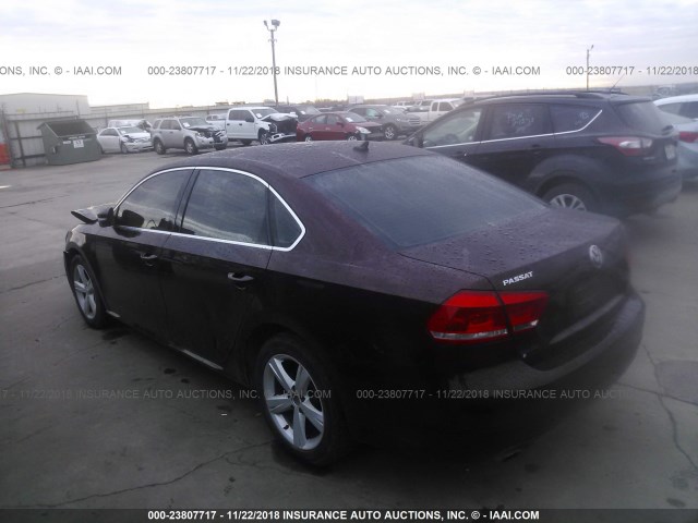 1VWBP7A37DC097298 - 2013 VOLKSWAGEN PASSAT SE MAROON photo 3