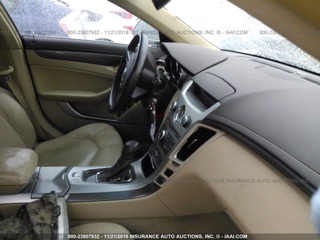 1G6DM5EV1A0131501 - 2010 CADILLAC CTS PERFORMANCE COLLECTION Бежевый фото 5