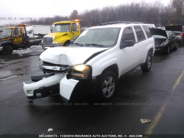 1GNDT13S852252531 - 2005 CHEVROLET TRAILBLAZER LS/LT WHITE photo 2